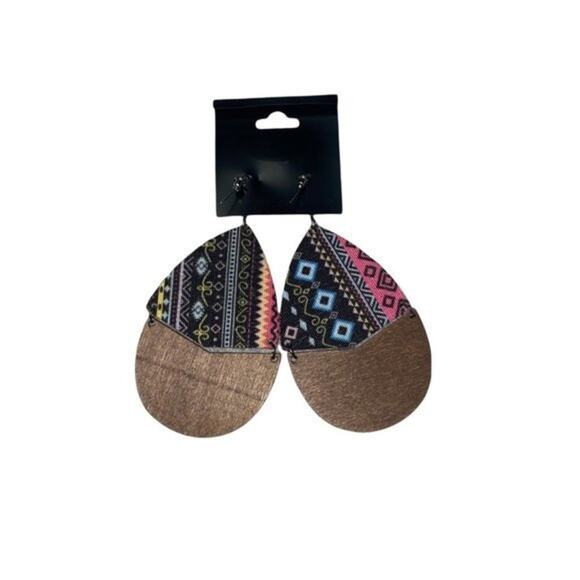 NWT Wooden Fabric Covered Boho Aztec Dangle Earrings Pink Black Blue - Picture 4 of 5
